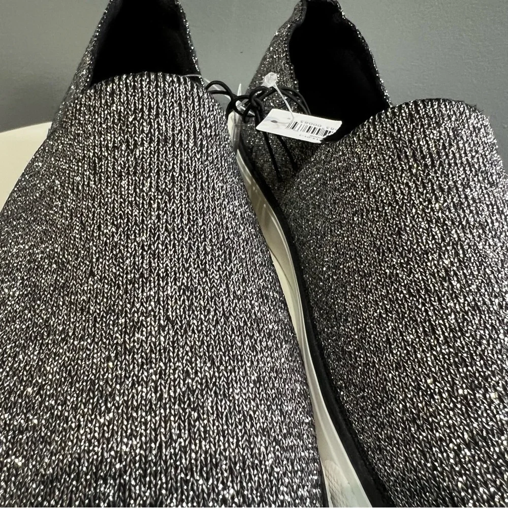 NWT GAP Metallic Slide On Shoes size 8 - Picture 2 of 8